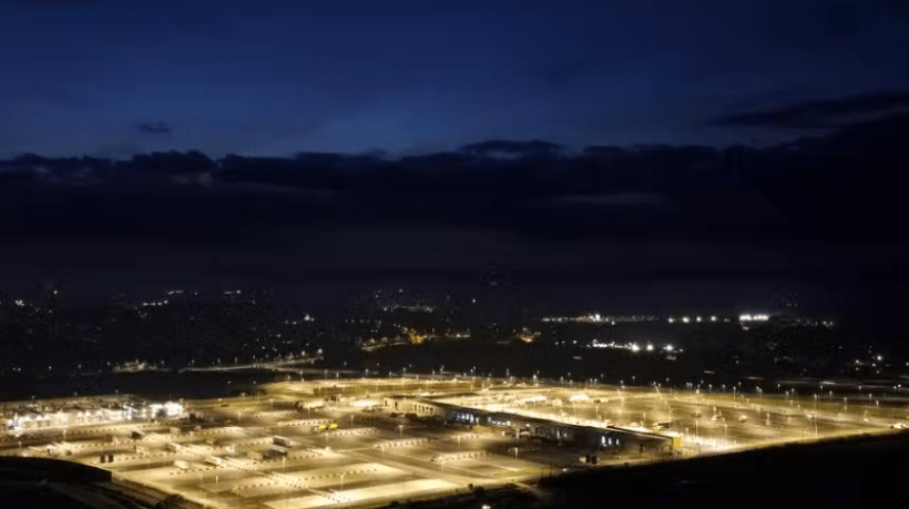 A political and Cultural pan-European newspaper with the motto, “Think Without Borders.”