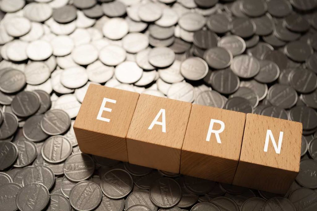 Which Type of Interest Can Earn More Money Over the Long Term?