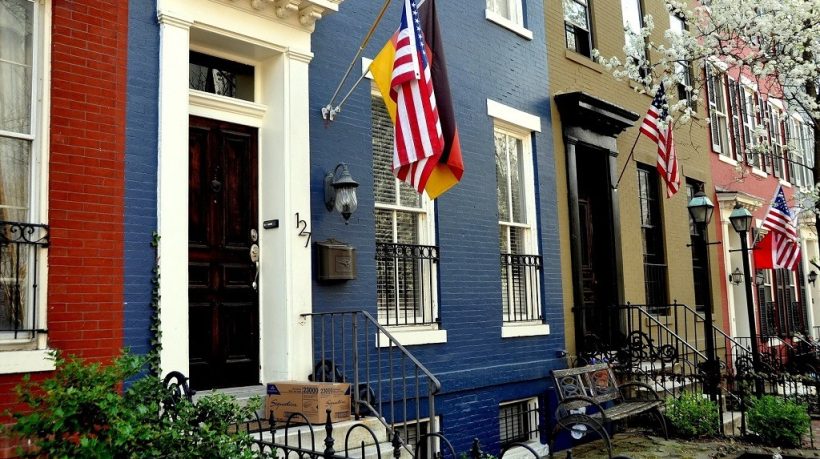 Can You Mount a Flag on Brick House