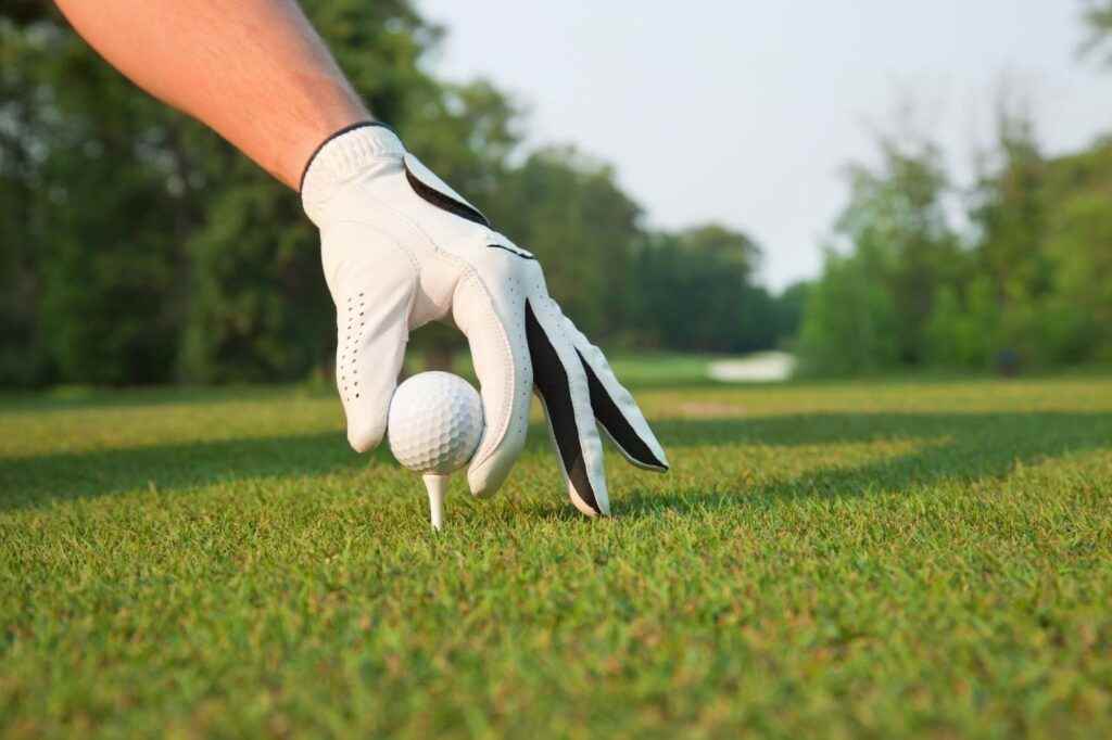 Do golf gloves help with grip