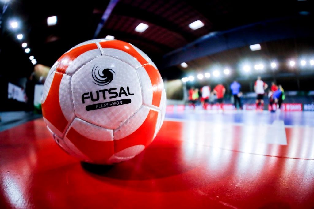 What are the dimensions of a 5v5 futsal court