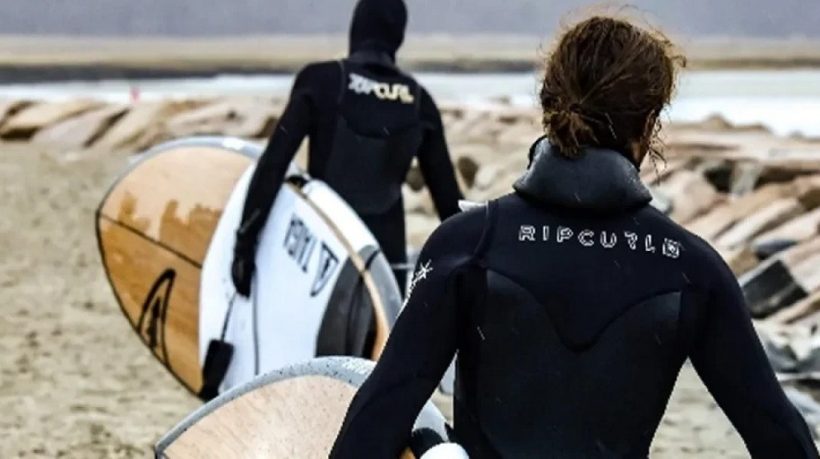 Wave-Ready and Wanderlust-Proof: Your Guide to Choosing the Perfect Surf Apparel for Travel