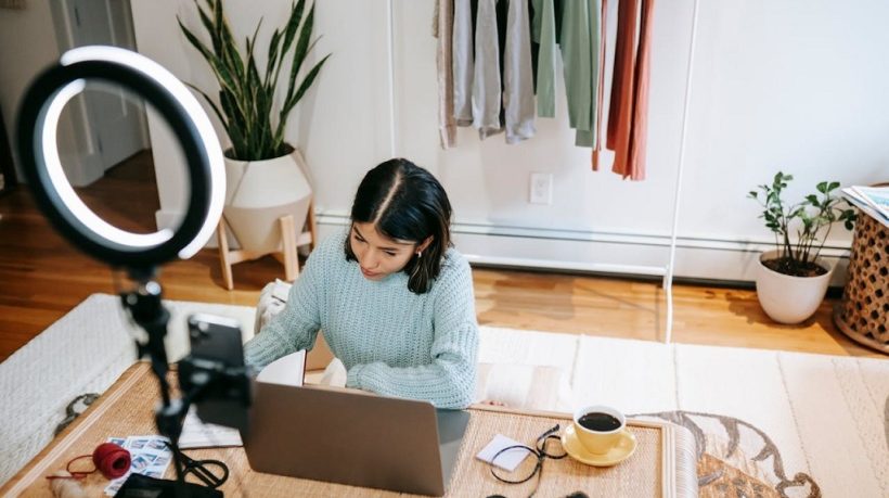 Crafting Engaging Social Media Captions That Drive Interaction